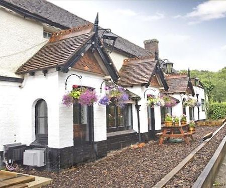The May Garland Inn Hellingly エクステリア 写真