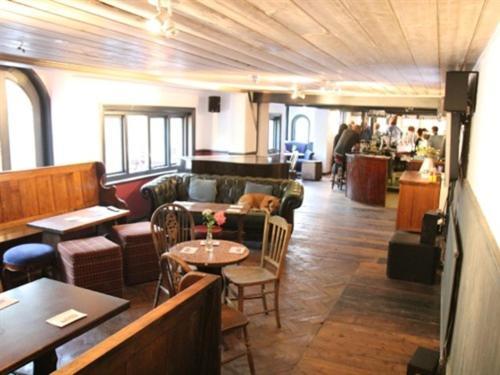 The May Garland Inn Hellingly エクステリア 写真