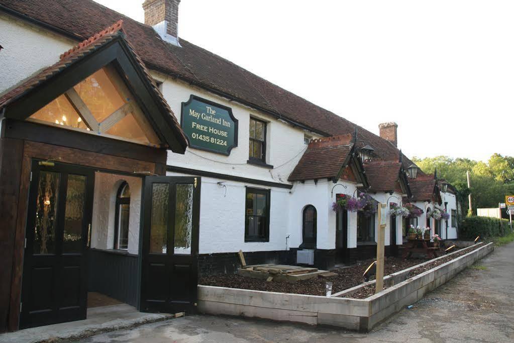 The May Garland Inn Hellingly エクステリア 写真