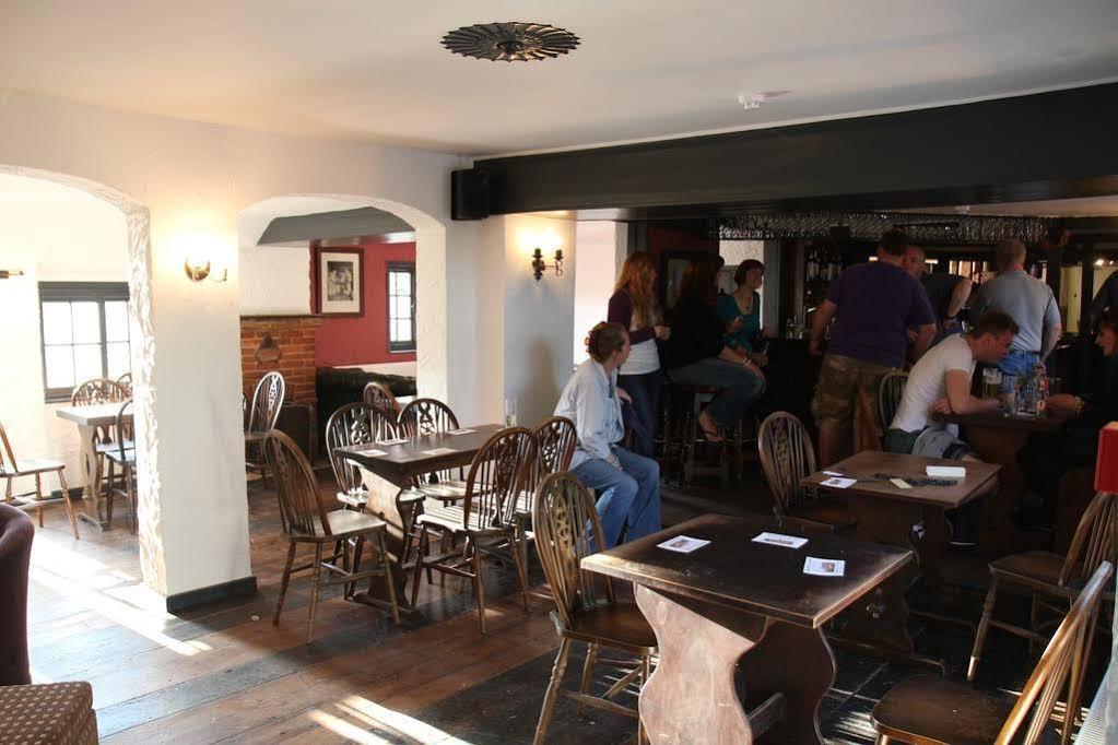 The May Garland Inn Hellingly エクステリア 写真